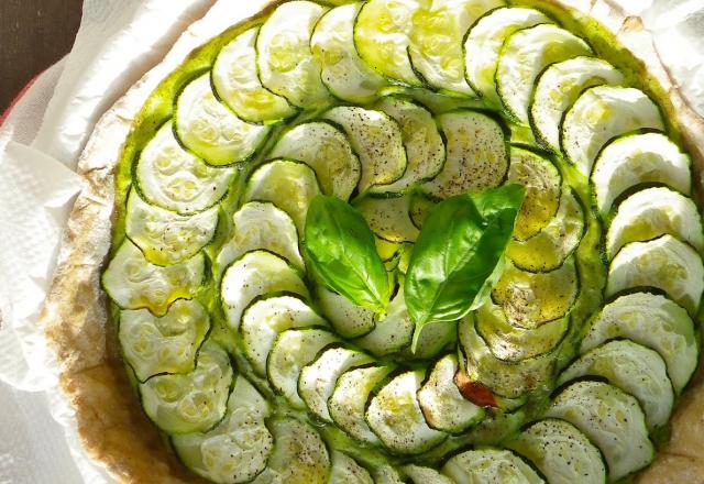 Tarte à la courgette et crème de courgettes au basilic