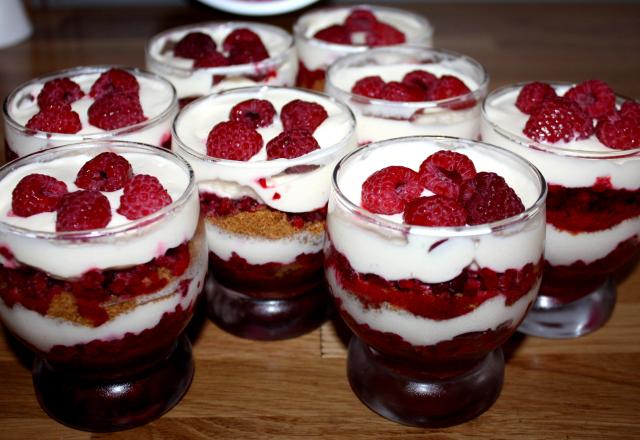 Verrines de tiramisu aux framboises