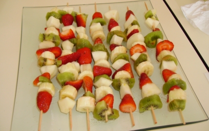 Brochettes de fruits sauce chocolat