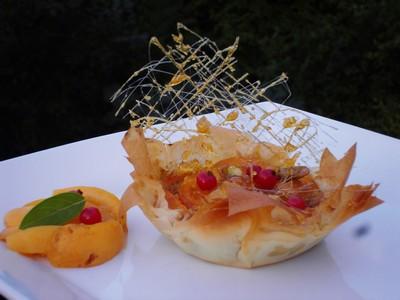 Corolles de pâte filo aux abricots,pistaches et caramel