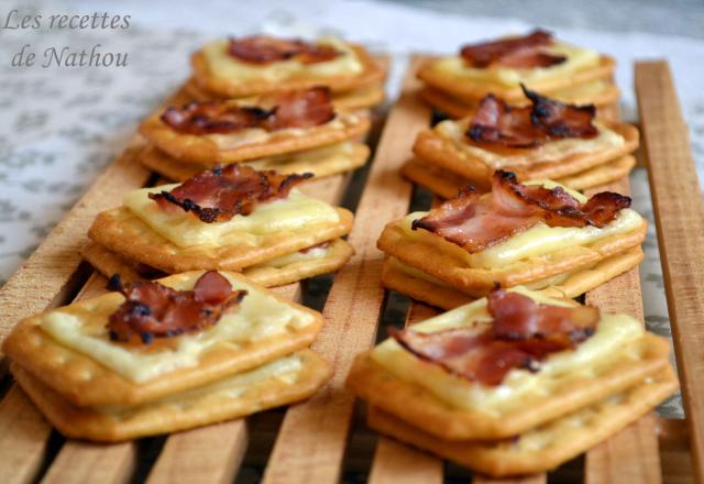 Tuc à l'emmenthal et au lard fumé