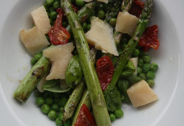 Salade de petit-pois et asperges