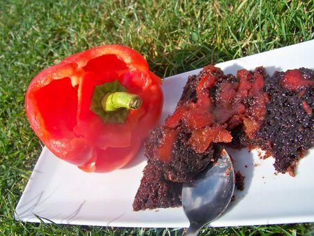 Gâteau fondant au poivron rouge piment d'espelette et chocolat noir !