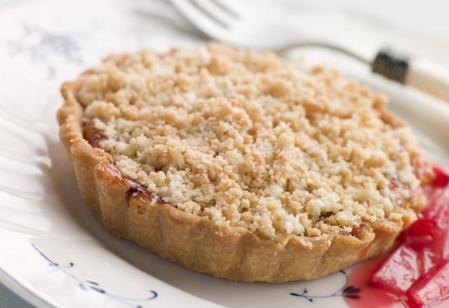 Tarte rhubarbe amandine en crumble