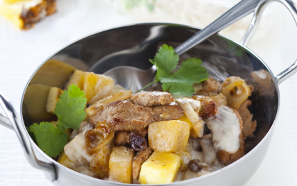 Wok d'agneau à l'ananas et noix de coco