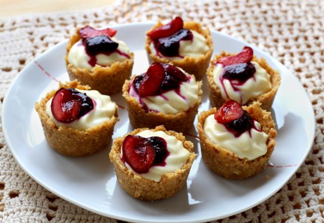 Mini-cheesecakes sans cuisson à la cerise