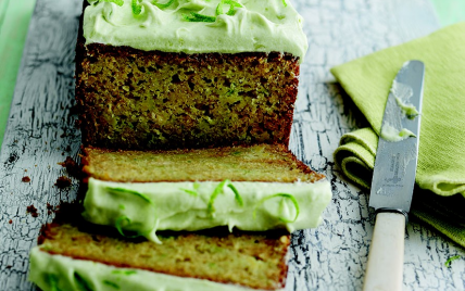 Cake au citron vert et à l'avocat Hass