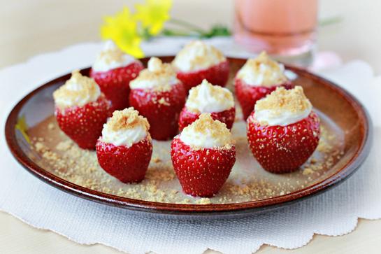 Fraise fourrée au fromage