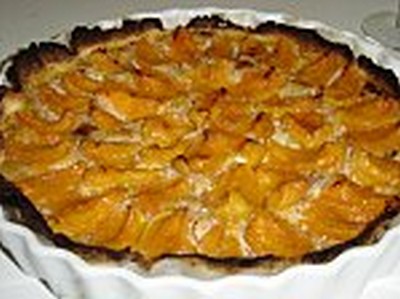 Tarte aux abricots, à la crème de noisettes et au miel