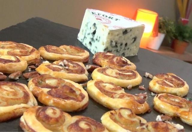 Palmiers feuilletés au Roquefort et aux noix