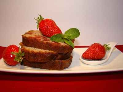 Cake aux deux fraises, graines de pavot  et sirop de coquelicot