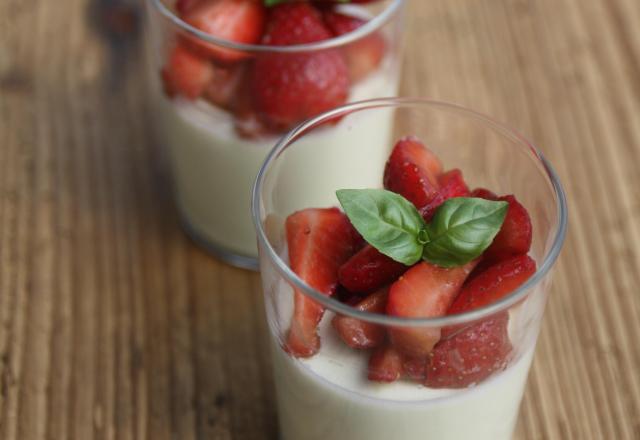 Panna cotta au basilic, fraises au balsamique