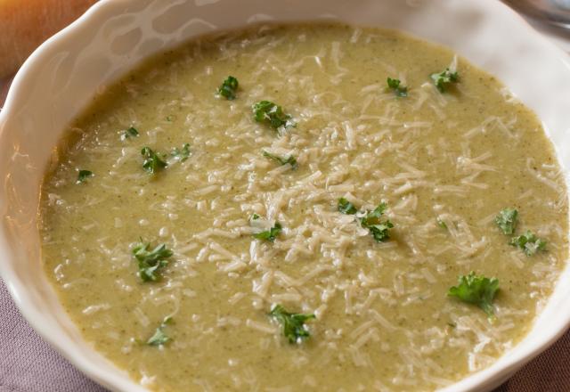 Soupe de brocolis au parmesan