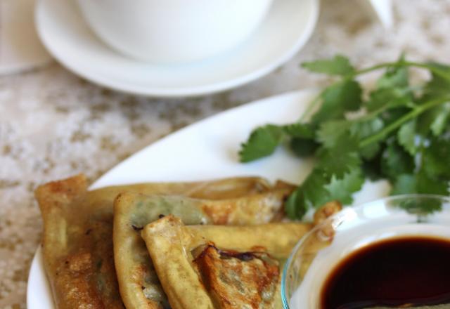 Raviolis fumés au bouillon et façon gyoza