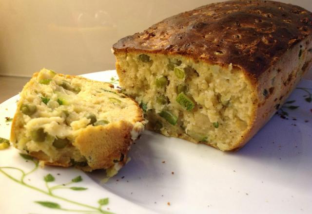 Cake aux courgettes et aux petits pois