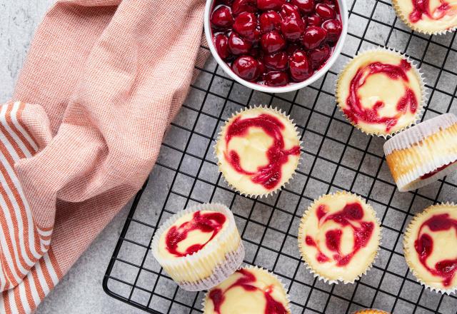 Cyril Lignac partage une recette de cheesecake marbré très gourmand à faire avec des fruits rouges surgelés