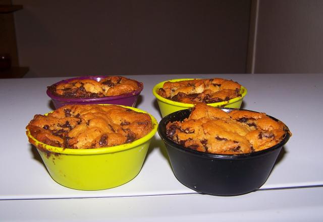 Muffins aux pépites de chocolat savoureux et dorés