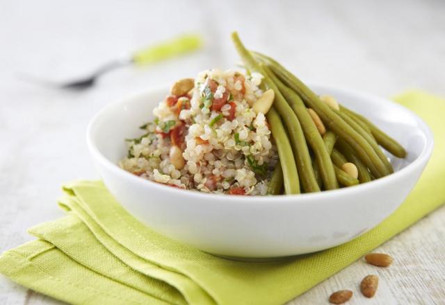 Salade de Haricots Verts et quinoa aux tomates confites, coriandre et pignons de pin