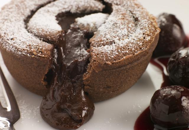 Coulant au chocolat et ses cerises au sirop