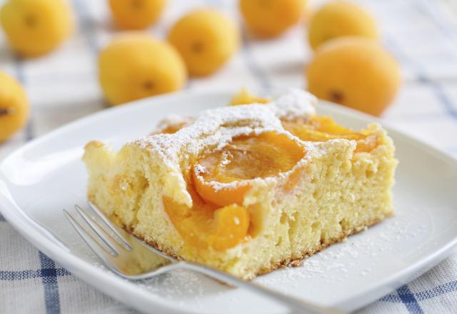 Gâteau aux abricots classique