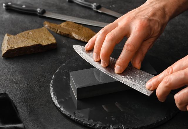 “Au moins deux fois par mois” : Norbert Tarayre dévoile sa technique pour aiguiser et affûter parfaitement vos couteaux !