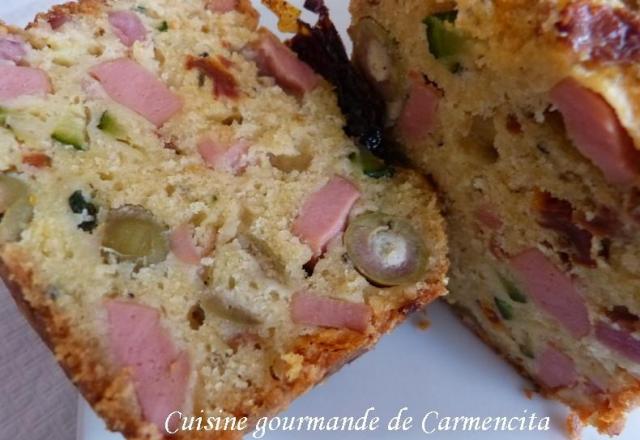 Cake salé aux saucisses de strasbourg et courgettes