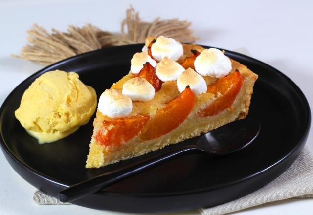 Tarte aux abricots meringuée à la crème d'amandes