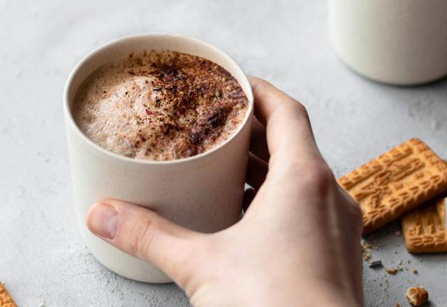 Comment préparer une tasse de “Dirty Chaï Latte”, cette boisson chaude à base de café et d’épices très réconfortante ?