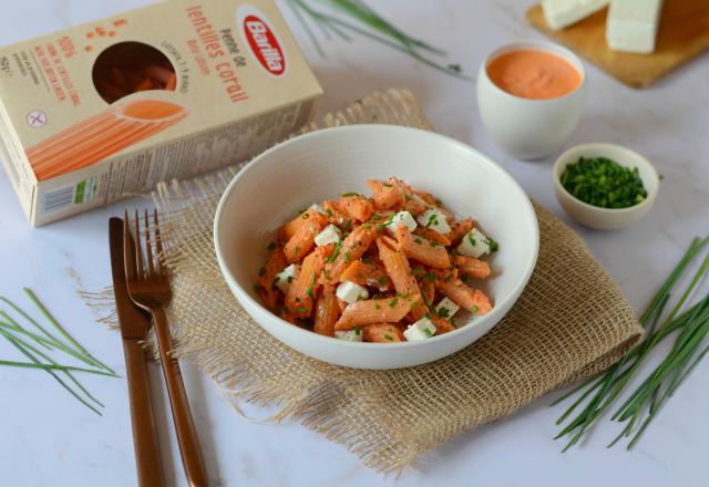 Penne de lentilles corail à la crème de poivrons et feta