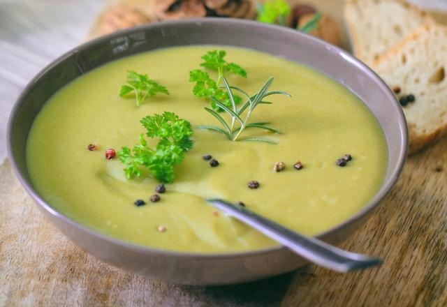 Velouté de pois cassés au lardons fumés