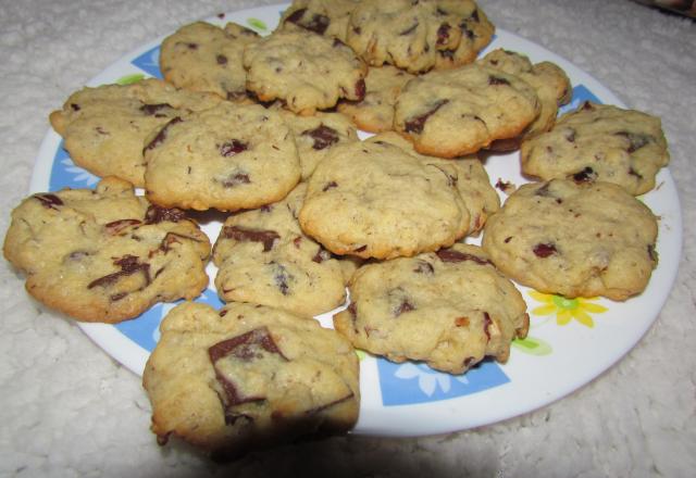 Cookies aux noisettes et aux pépites de chocolat