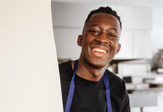 Mory Sacko va ouvrir un restaurant éphémère au cœur de Paris où il va cuisiner avec sa maman