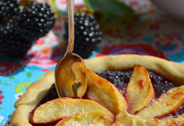 Tartelettes à la mûre & aux nectarines