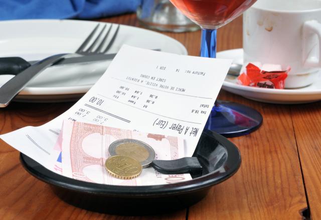 Suppléments au restaurant : que peut-on vous faire payer en plus en France ?