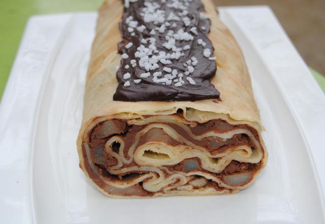 Roulé de crêpes aux pommes et chocolat