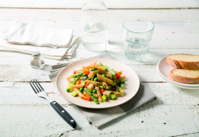 Salade de penne Rigate 5 Cereali aux légumes et fromage fumé