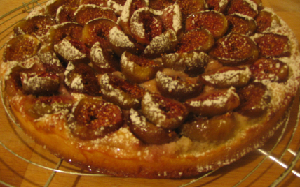 Tarte aux figues et à la crème pâtissière