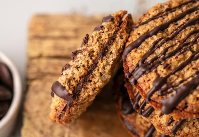 Biscuits aux flocons d'avoine fourrés au chocolat