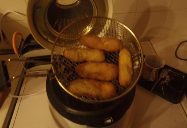 Croquettes de purée mousseline au curry et petits oignons