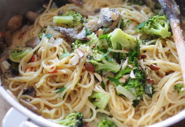 One pan pasta crémeux aux brocolis et champignons