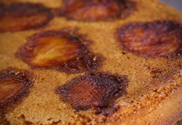 Gâteau aux pommes caramélisées rapide