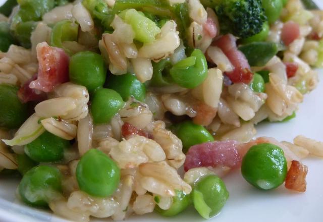 Risotto petits pois, fèves et lardons