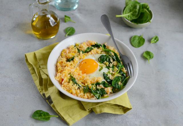 Riz sauté aux épinards et œuf