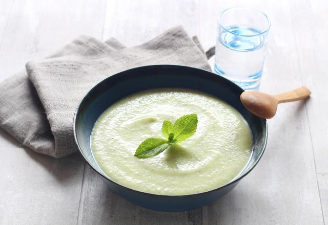 Velouté froid à la courgette, ricotta et menthe