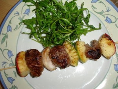 Brochettes de bœuf aux deux pommes