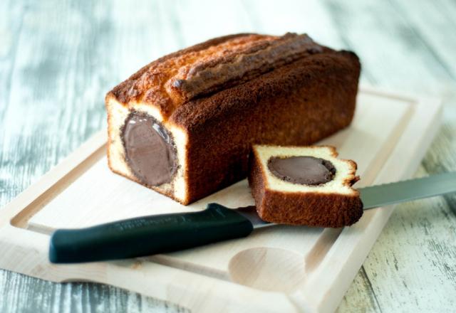 Gâteau au yaourt et cœur de glace au chocolat