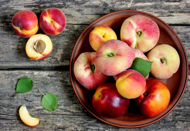 Pêche, brugnon, nectarine : c'est quoi la différence ?