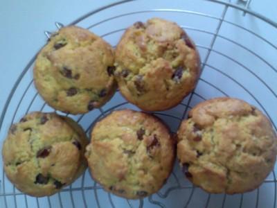 Muffins curry, raisins et sésames