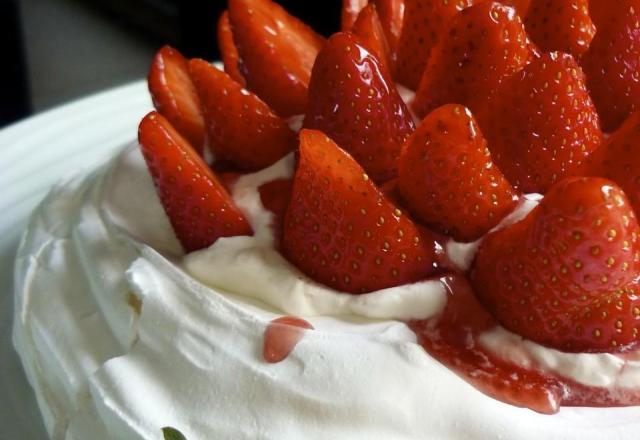 Pavlova aux fraises traditionnelle