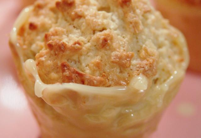 Muffins très 'coco', glacés de chocolat blanc